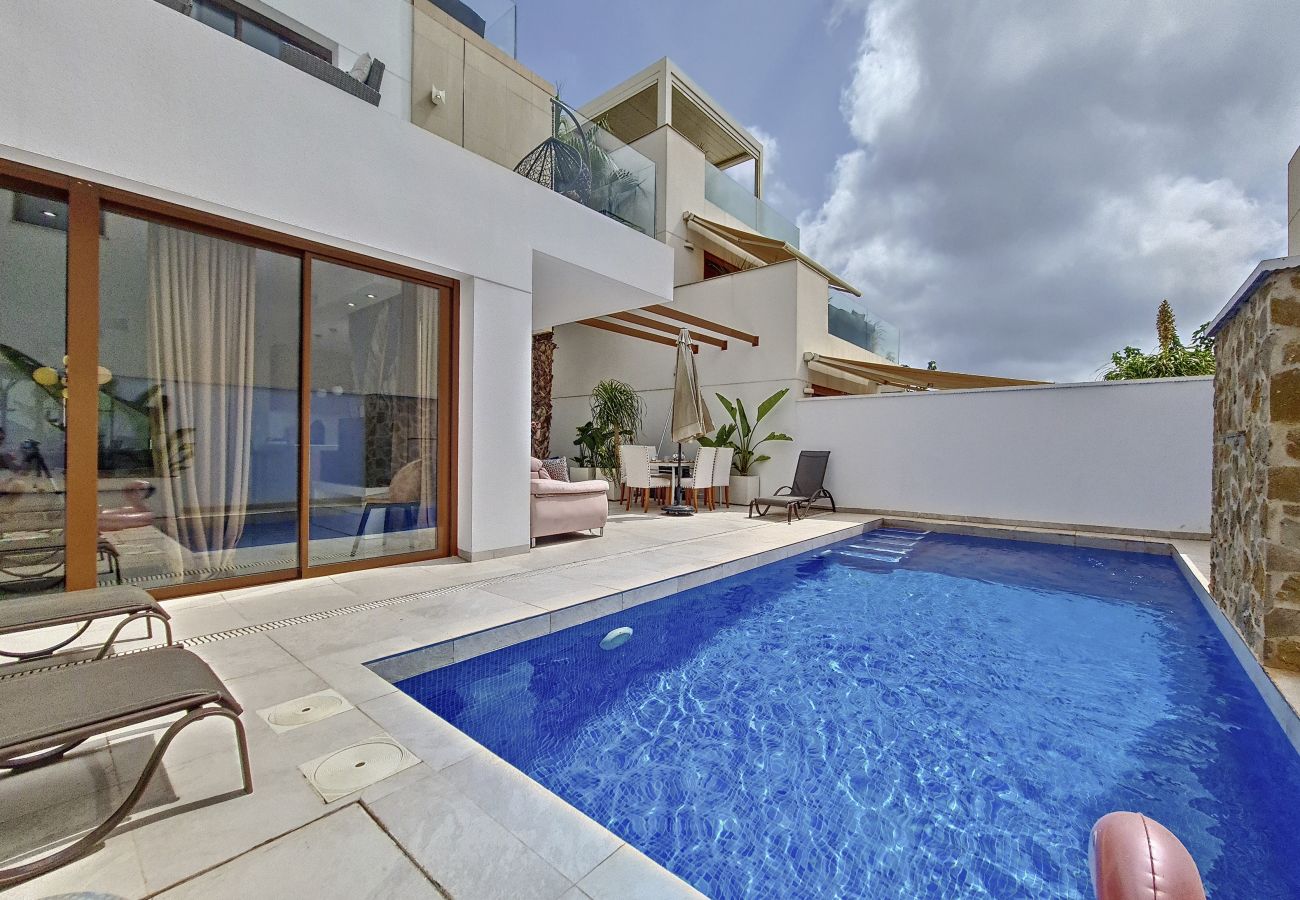 Villa in Torre de la Horadada - Villa with Private Pool - 0310